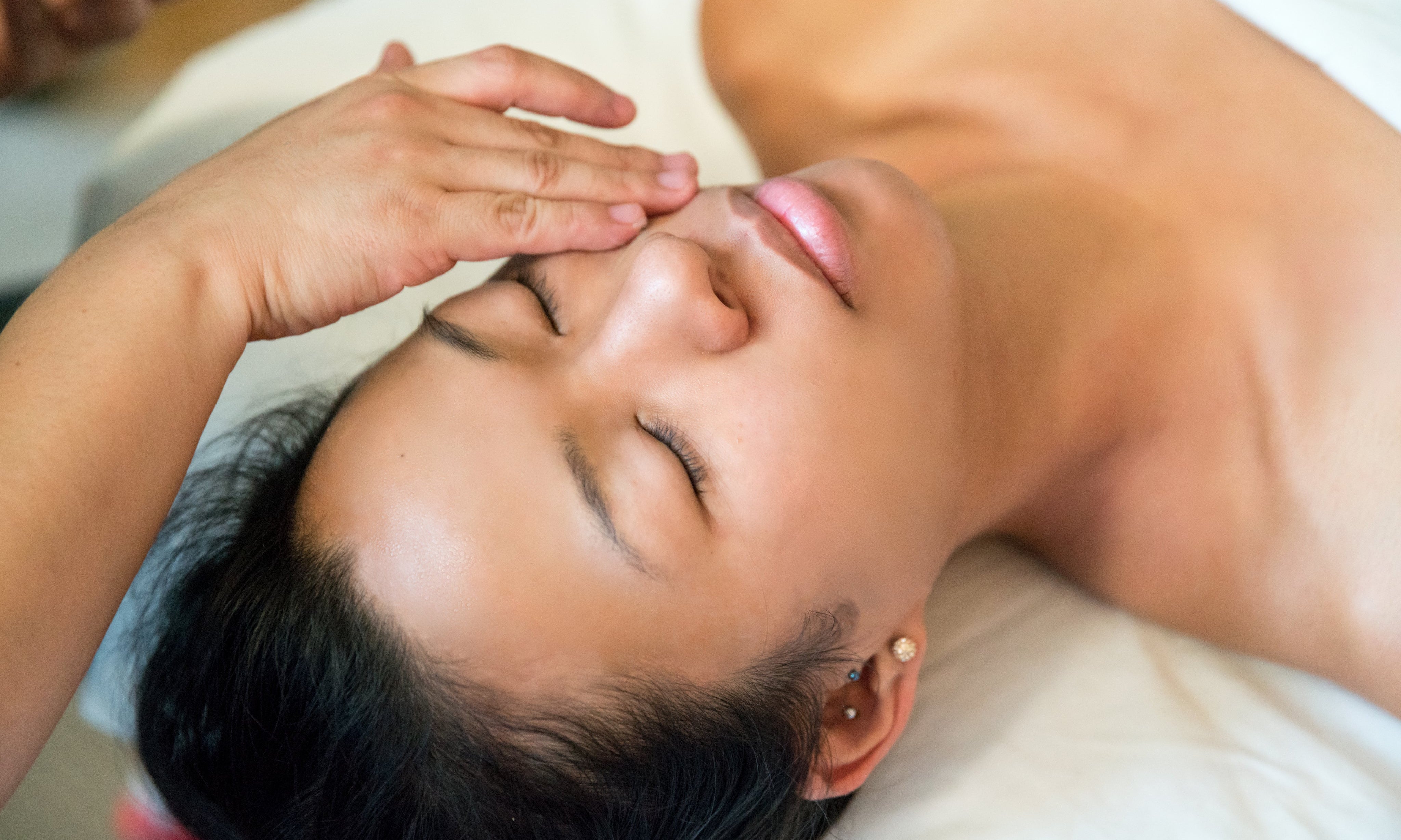 7 Amazing Benefits of Chemical Exfoliation You Need to Know!